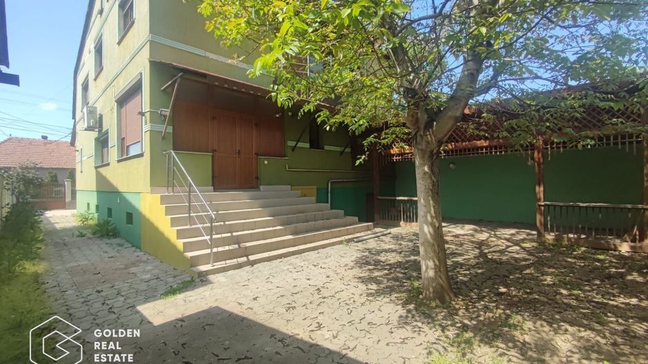 Casa solida, spatiu interior mare, zona Micalaca - Poză 2