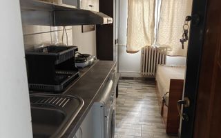 Camion de vânzare, 12 mp, Bularga, WC și duș în casă, mobilat, utilat, renovat - Poză 4