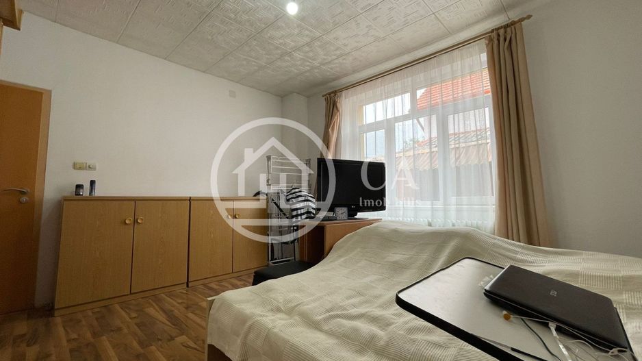 Casă de vânzare cu 3 camere si o anexa in zona Cantemir, Oeadea. - Poză 11