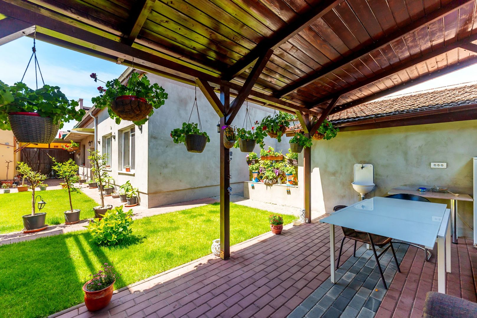 Apartament cu 3 camere la curte comună în Grădiște - Poză 19