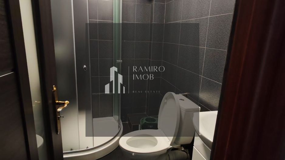 GARSONIERA 30MP, EROII REVOLUTIEI - Poză 12