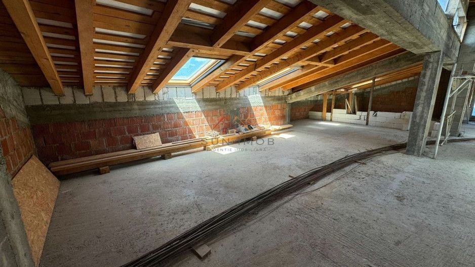 Vila deosebita, D+P+E+M, nefinalizata, 10 camere,2838m2, negociabil - Poză 18