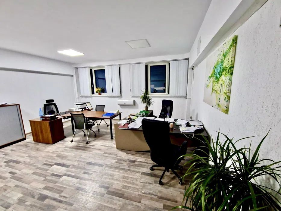 Spațiu de închiriat unical În Ghencea - Poză 2