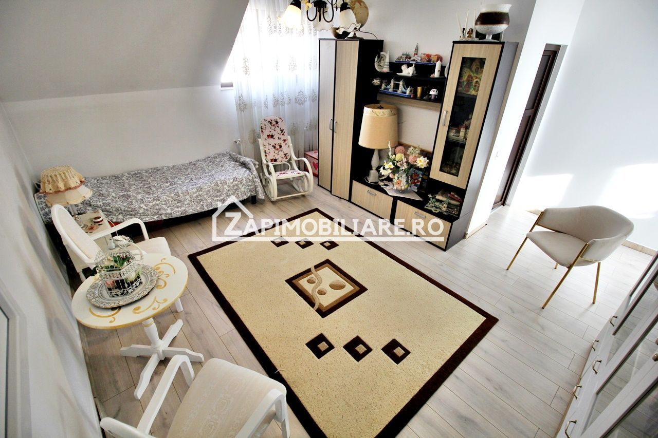 Casa 8 camere,4 bai,482mp,1.100mp teren,2 garaje,0% comision - Poză 16