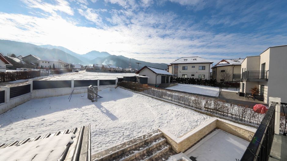 Casă ideală pentru familie în Brașov, Bunloc – spațioasă, luminoasă, priveliște - Poză 32