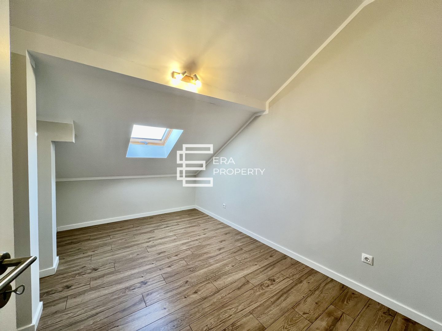 Penthouse 5 camere - 129 mp- terasa 15mp-zona Industriala Vest, Sibiu - Poză 5