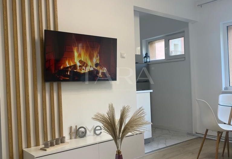 Apartament cu 1 cameră, complet renovat, ideal pentru investiție. - Poză 1