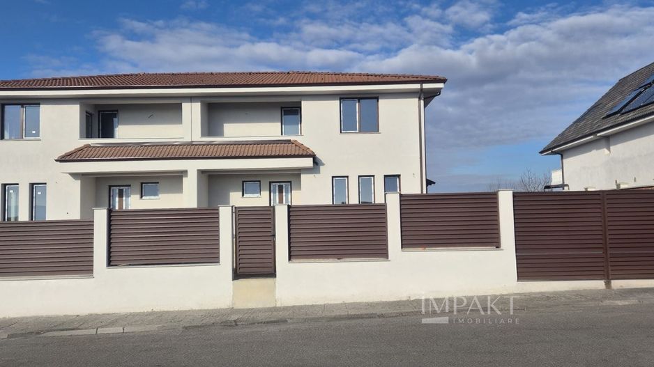 Casa individuala 5 camere Dezmir - Poză 3