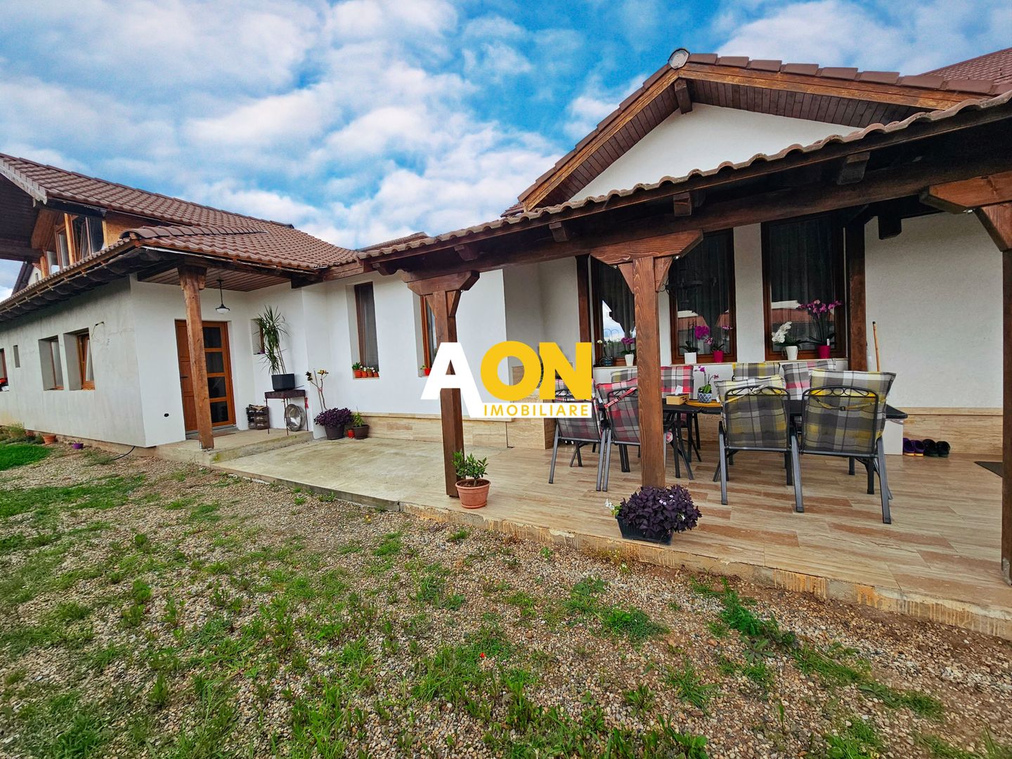 Casa cu 5 camere, 868 mp teren, ideala pt. 2 familii, zona Valea Popii - Poză 2