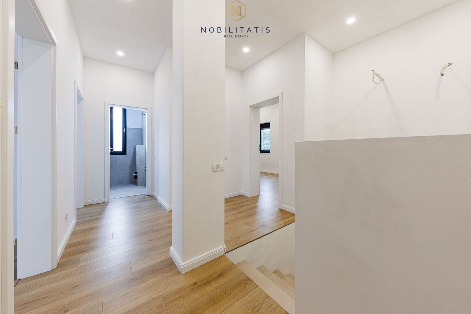 Duplex de vanzare la liziera padurii - 130 mp, 4 bai & 4 dormitoare - Poză 22