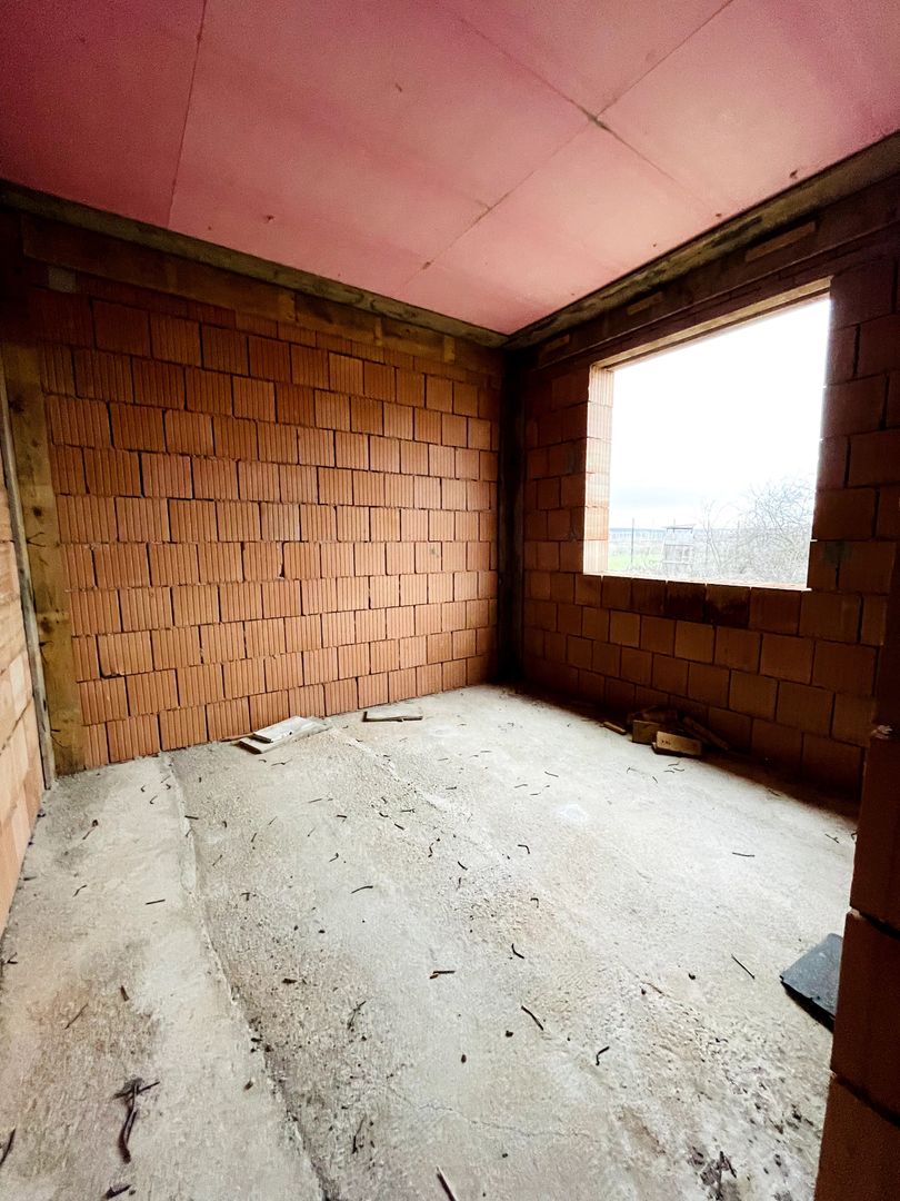 Casă P+M la roșu de vânzare în Cihei – Grigorescu II - Poză 6