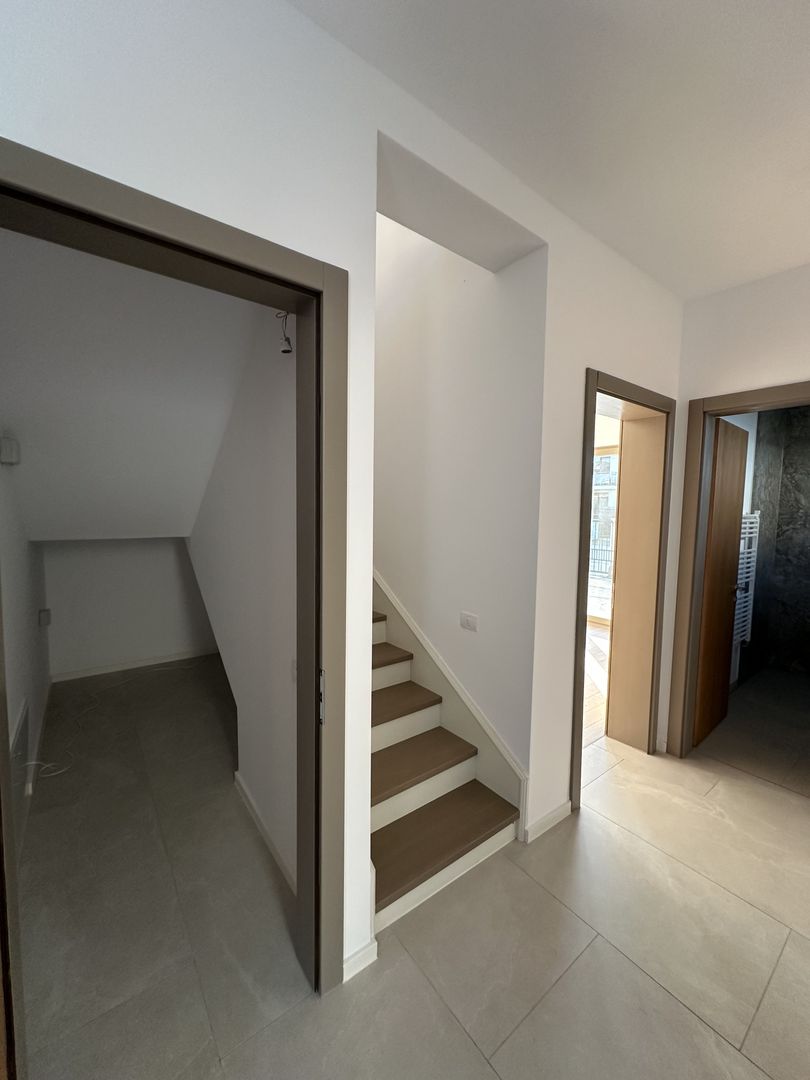 Casa cu 4 camere - Dumbarvita - Poză 10