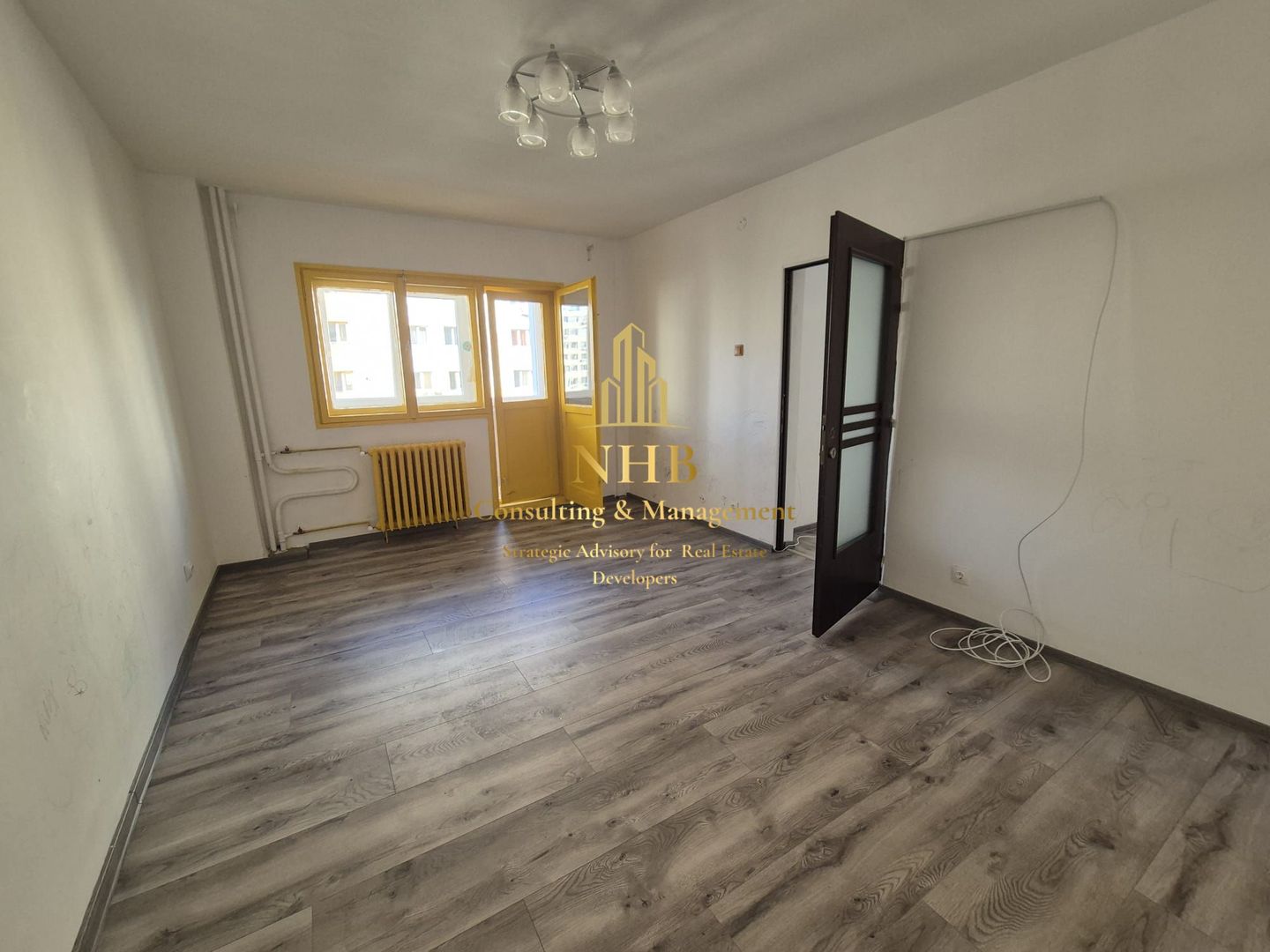 Apartament 2 camere de vânzare, la doar 3 minute de metrou Dristor - Poză 1