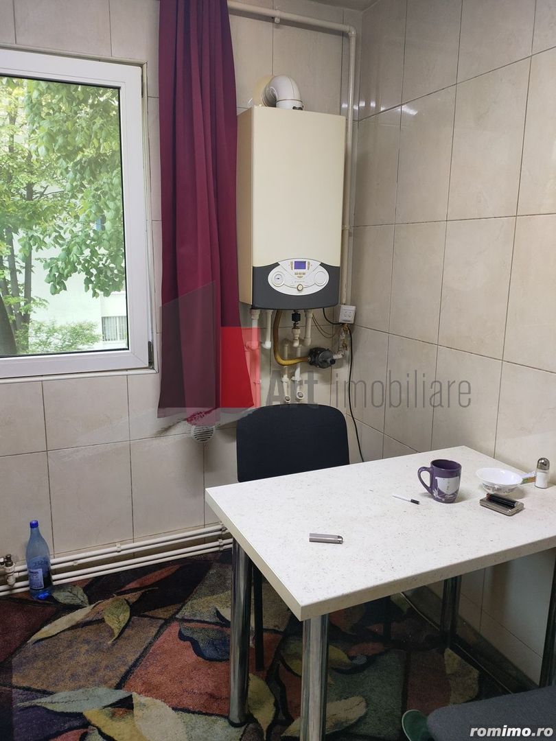 Vânzare apartament semidecomandat 4 camere cu centrală Bd. Obregia - Poză 40