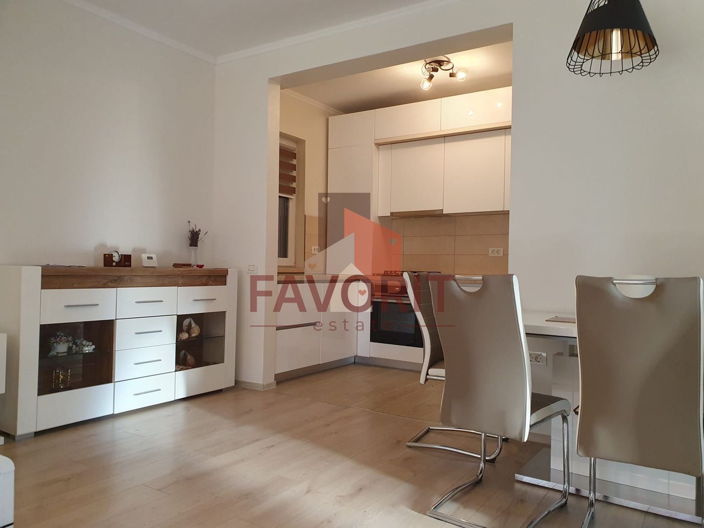 Disponibil imediat. Curte privata. 2 locuri de parcare - Poză 5