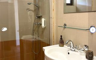 Pensiune la cheie de vânzare în Bran – Afacere cu 10 camere plus piscina - Poză 17