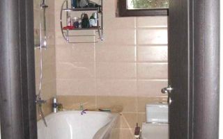 Apartament cu 3 camere pentru vanzare | curte 24 mp | Damaroaia - Schiță 10