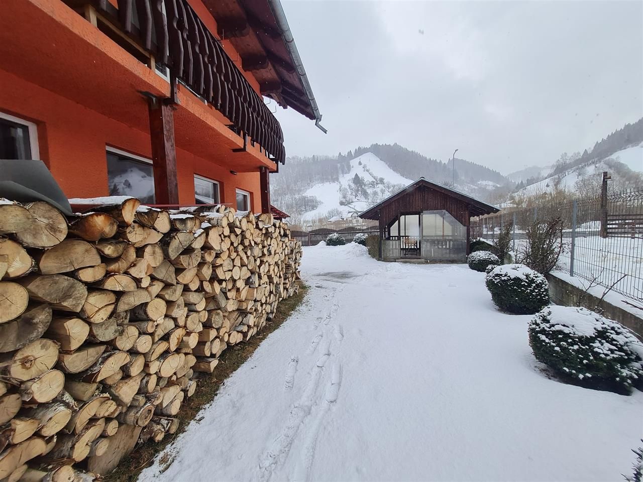 In regiune pitoreasca, cu view montan, Moeciu de Jos, Bran, Brasov - Poză 36