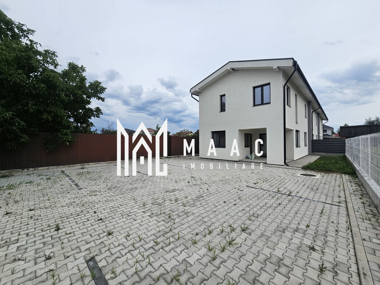 Casă triplex | 4 camere | 115 mp utili | 2 parcări | Șelimbăr - Poză 1
