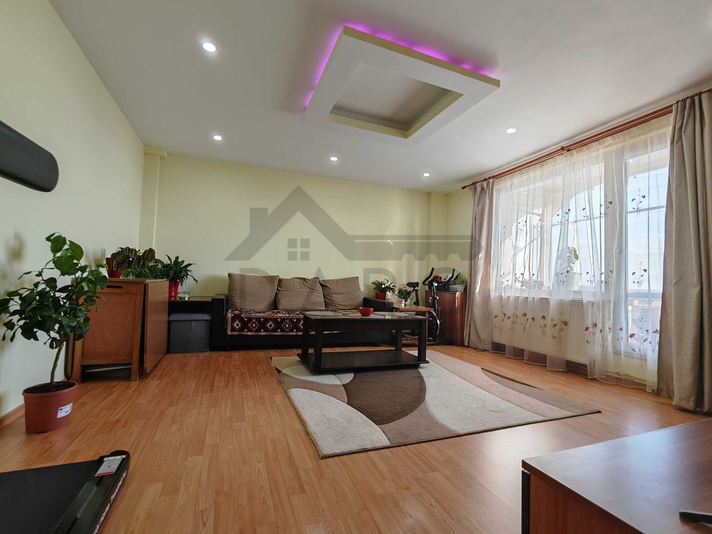 Vand apartament 3 camere - Poză 3