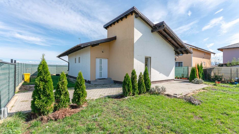 Casă individuală în Hărman, cu teren de 627 mp și bucătărie echipată - Poză 1