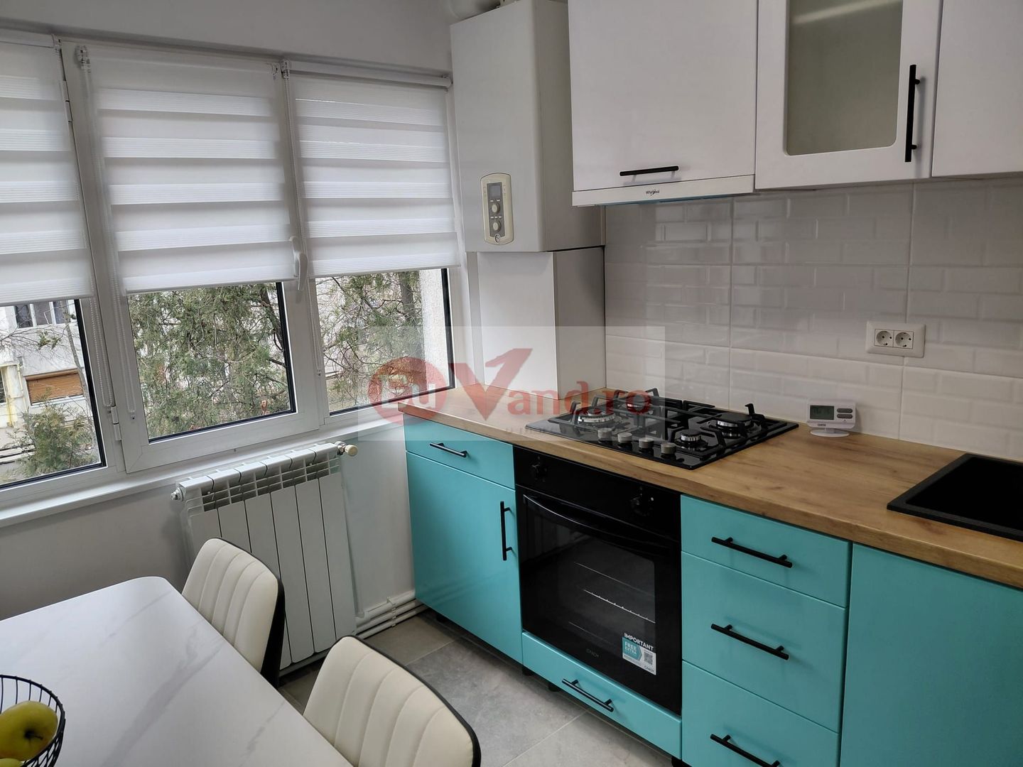 Vanzare - apartament cu 3 camere, Micro 16, renovat, mobilat nou - Poză 16