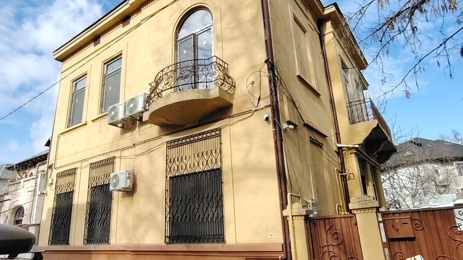 Apartament in vila | 6 camere | Demisol + Parter | Cartierul Armenesc - Poză 1