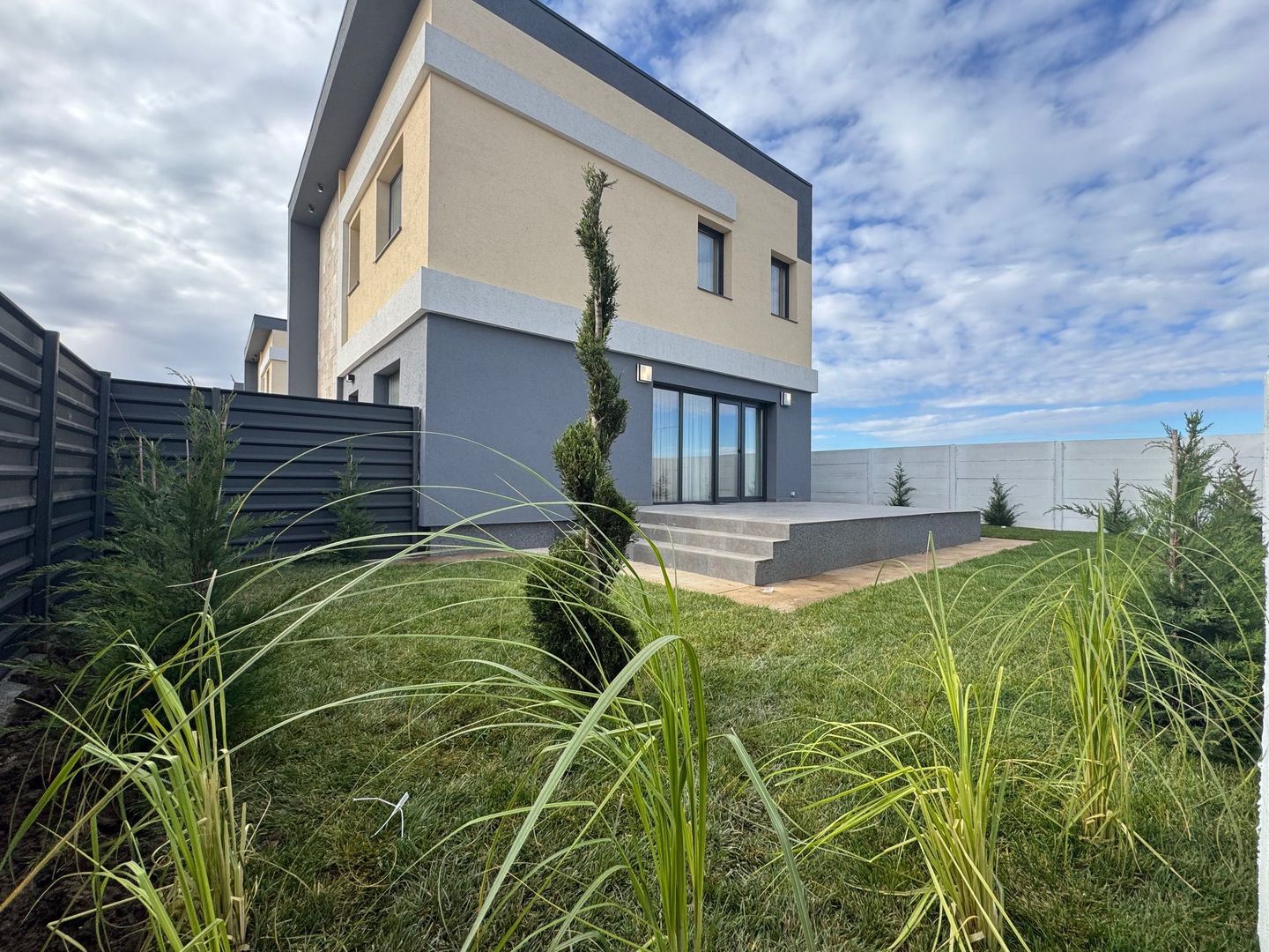 PROMOTIE, VILE Tunari, 5 camere, CALITATE superioara - Poză 1