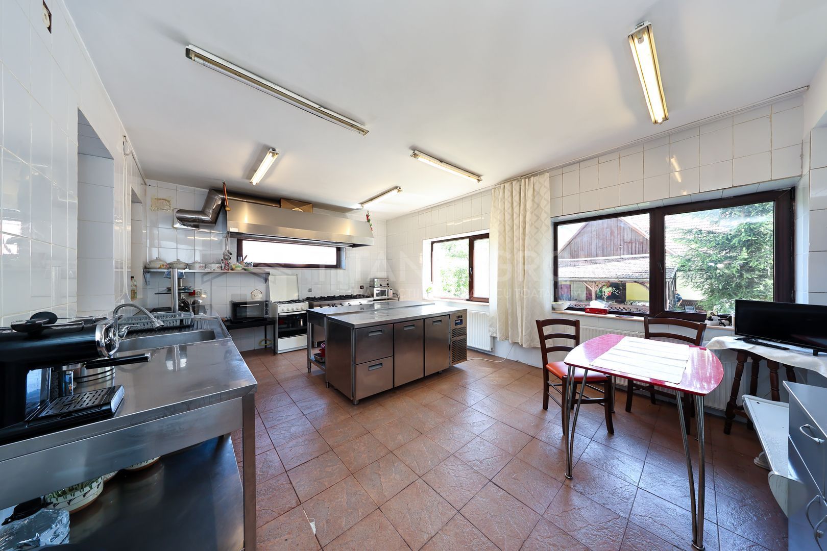 COMISION 0% ! Pensiune 11 camere in Bran | Poarta - Poză 12