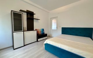 De inchiriat Apartament modern 3 camere cu curte privată şi parcare - Poză 7