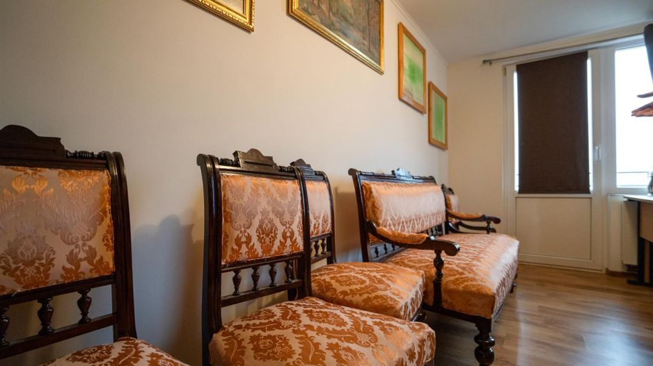 Pensiune cu 12 camere in Baile 1 Mai - Poză 9