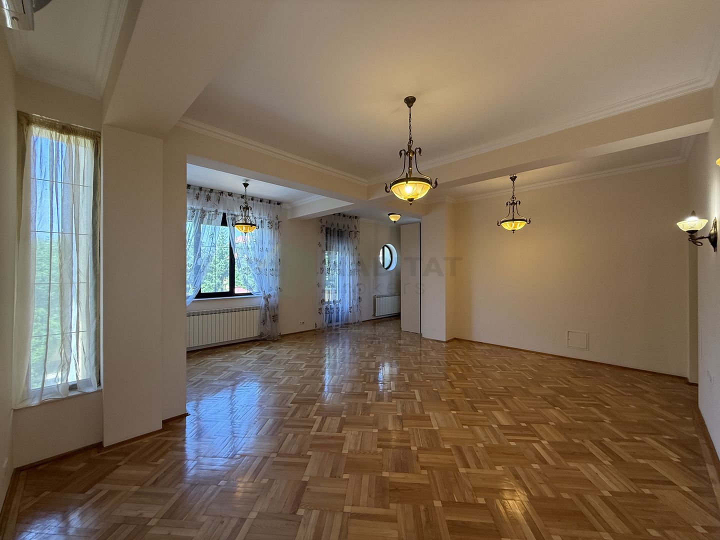 Vila 9 camere cu piscina si teren de 1.000 mp - Poză 17