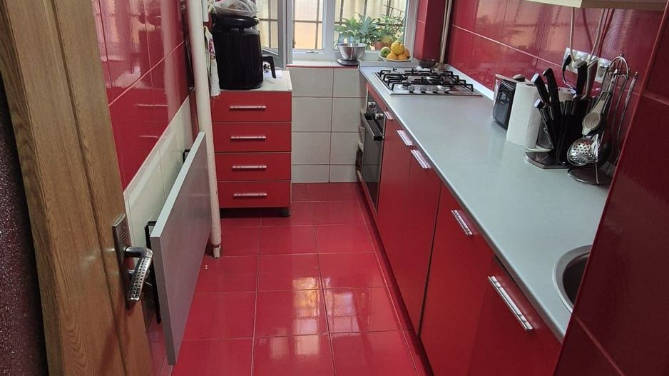 2 Camere Piata Resita cu Loc de parcare - Poză 14