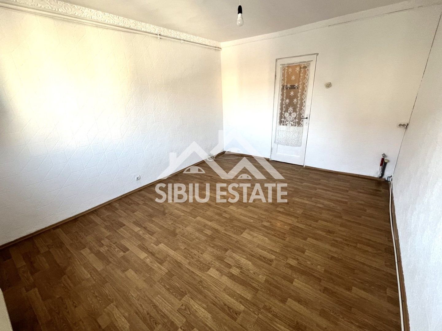 Garsoniera Sibiu, etaj 3, zona Compa - Poză 3