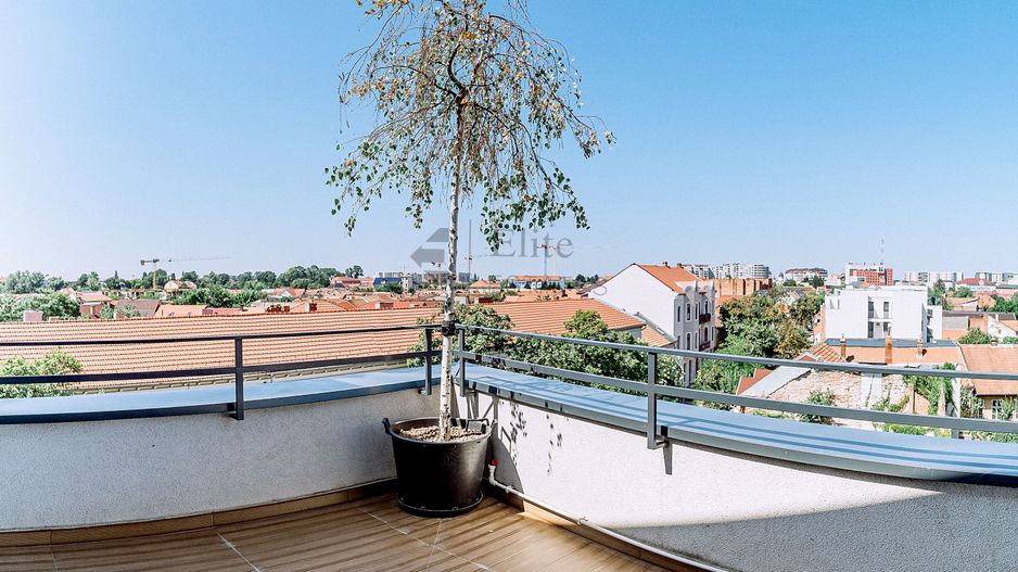 Penthouse de lux 530 mp ultracentral in Oradea - Poză 63