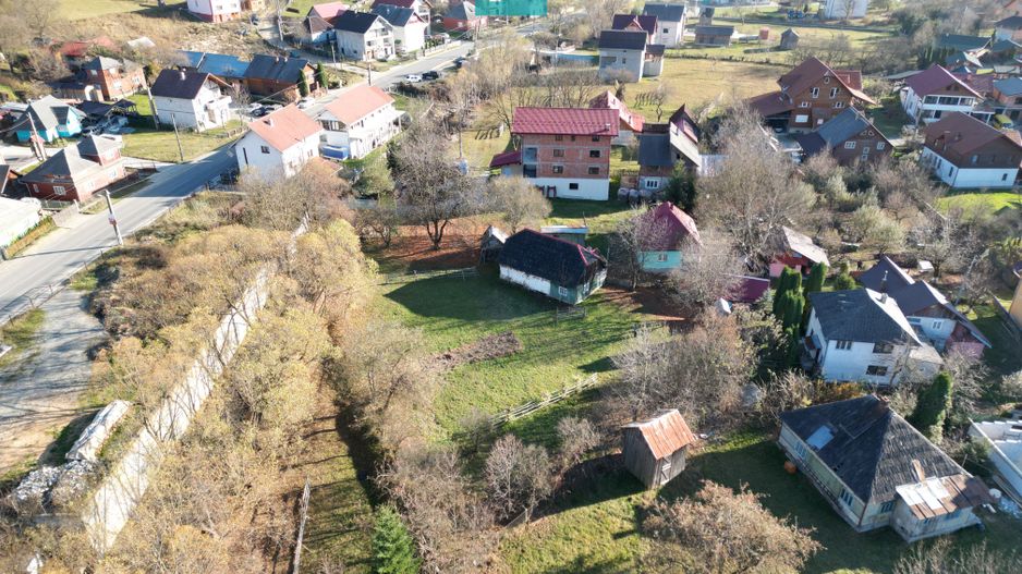 Casă de lemn, cu teren în Borșa - Poză 20