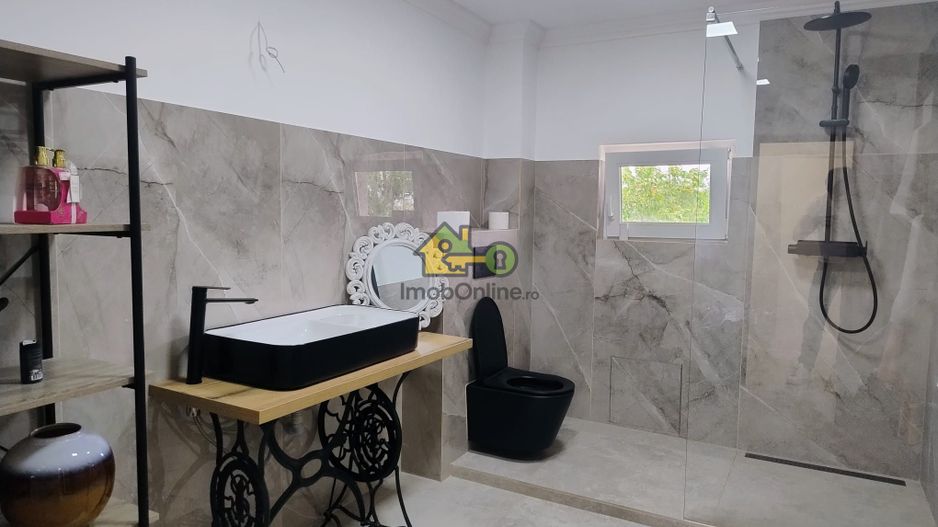 Vilă elegantă cu design luxos și grădină superb amenajată în Șag - Poză 18
