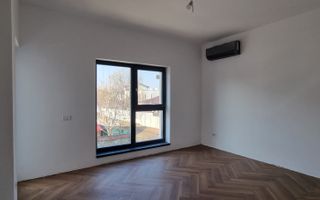 Vilă Individuală cu 700 mp Teren și Mansardă Amenajată - Poză 9