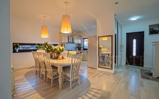 PALAZU – MALUL LACULUI – VILA 2016 LA CHEIE, ARHITECTURA DEOSEBITA! - Poză 4