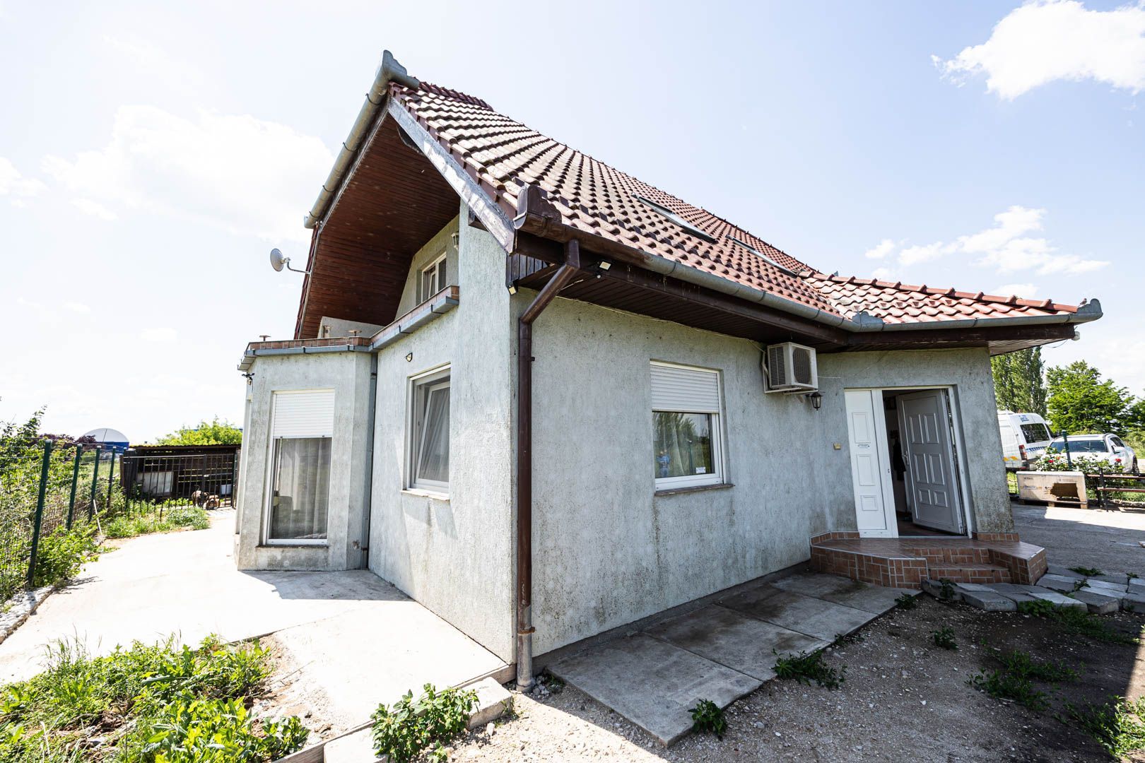 🏡 Visează la casa perfectă în Cartierul de Vest! 🌳 - Poză 3