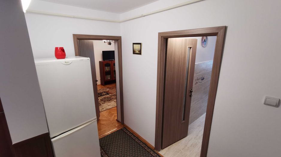 Apartament 3 camere decomandate de inchiriat – complet mobilat si utilat - Poză 7