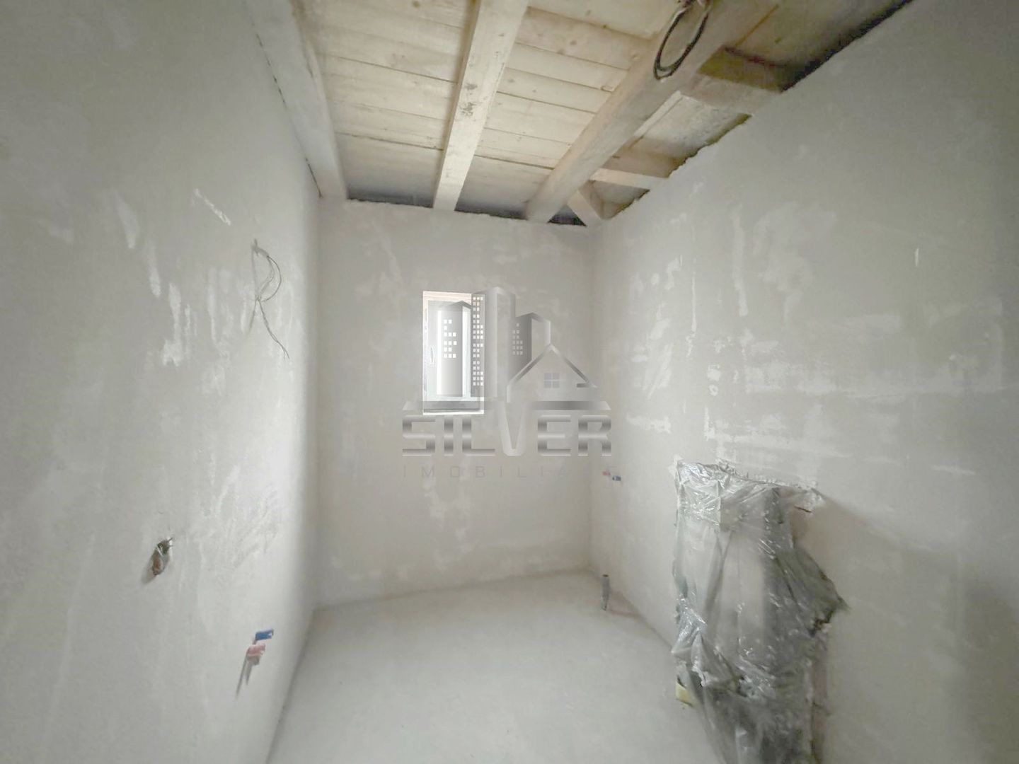 Casa individuala cu teren de 400 mp in Luna de Sus. - Poză 10