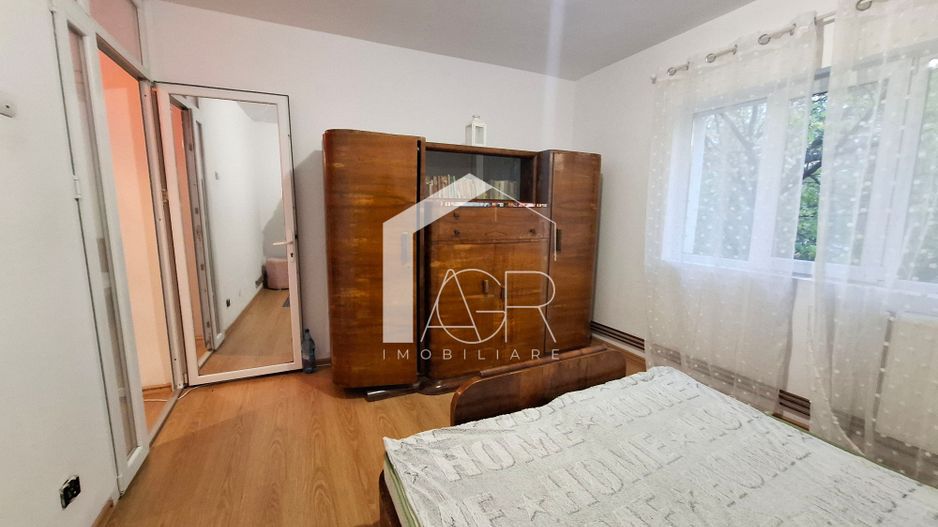 Apartament cu 2 camere de vanzare, zona Central - Poză 8