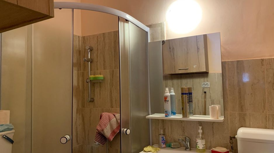 Apartament 2 camere de 50 mp la curte comuna in Sinaia - Poză 7