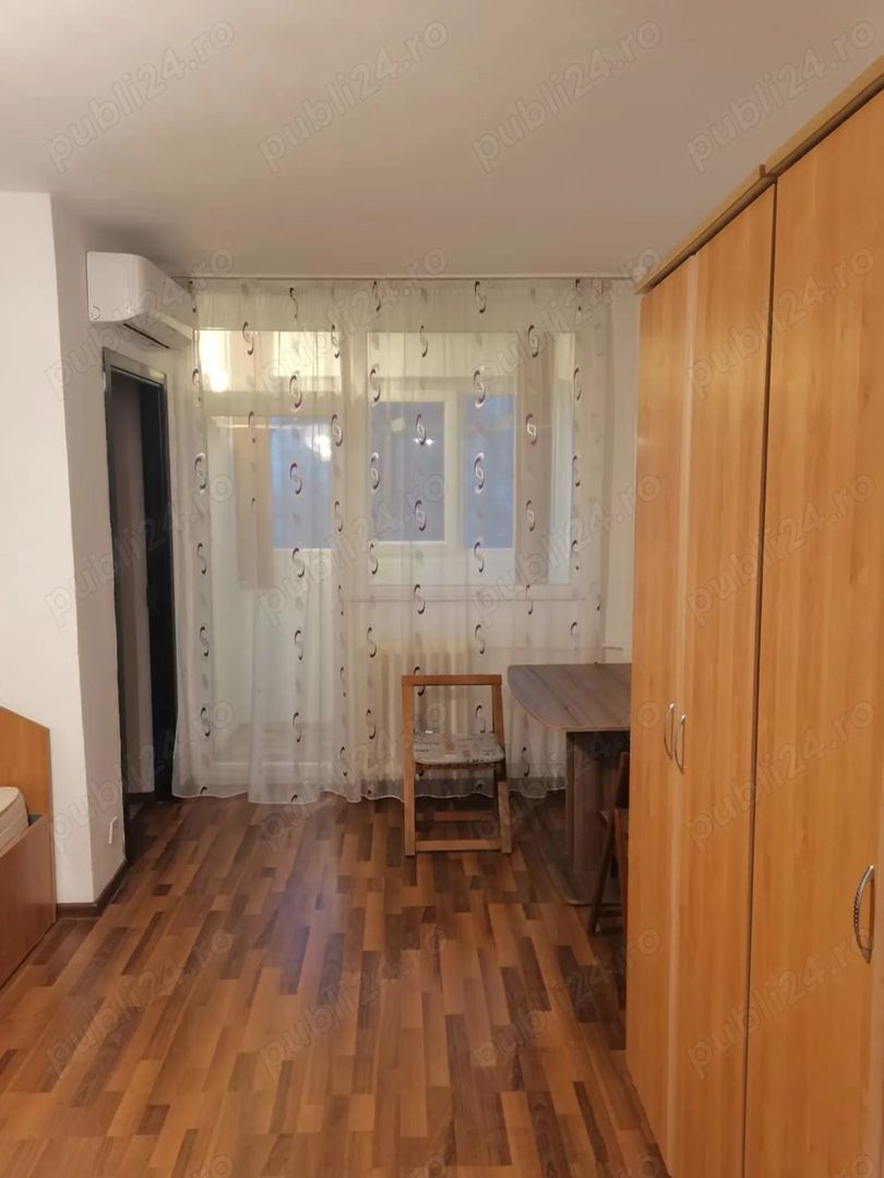 Vanzare Garsonieră 32 mp, etaj 4, renovată, mobilata, zonă 1 Mai - Poză 2