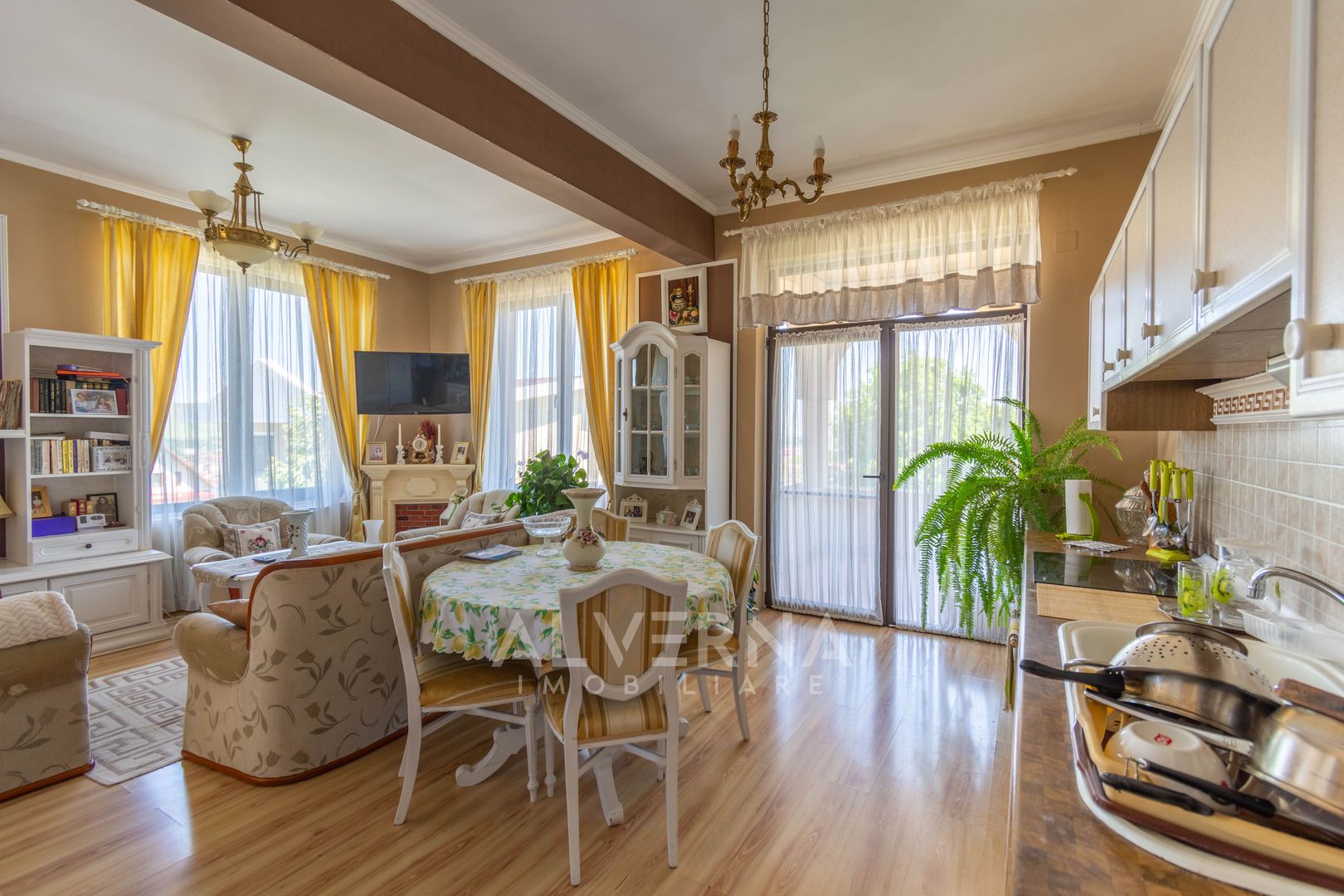 Duplex 120 mp, 4 camere, 2 bai, mobilat si utilat, curte, zona Teilor - Poză 13