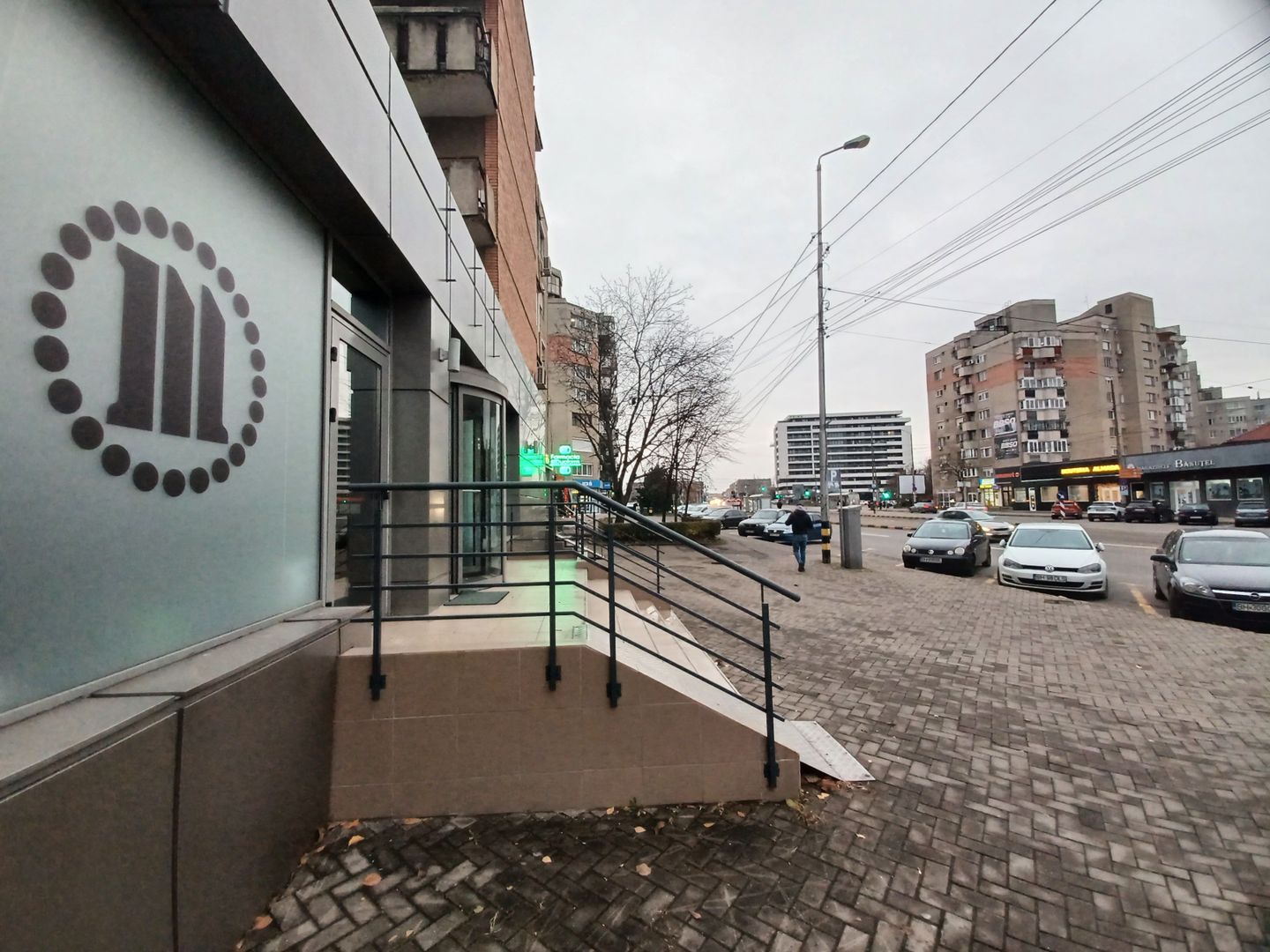 Spațiu birouri, Decebal Oradea. 2 700 Euro+TVA/lună (neg). Comision 0 - Poză 7