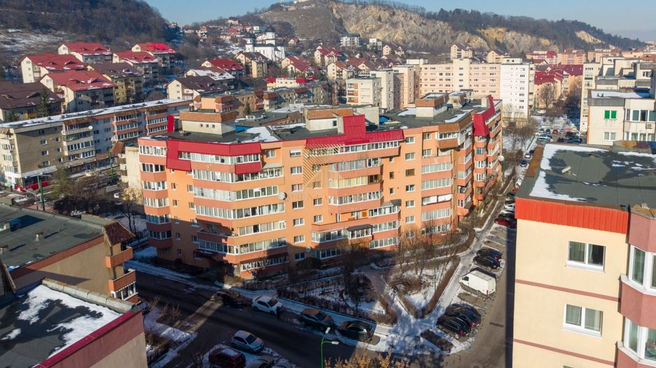 Apartament 3 camere, vedere superbă, Răcădău, str. Carpenului - Poză 16