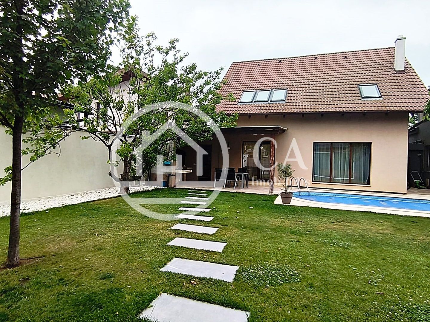 Casa de inchiriat cu 6 camere si piscina in Tineretului, Oradea - Poză 21