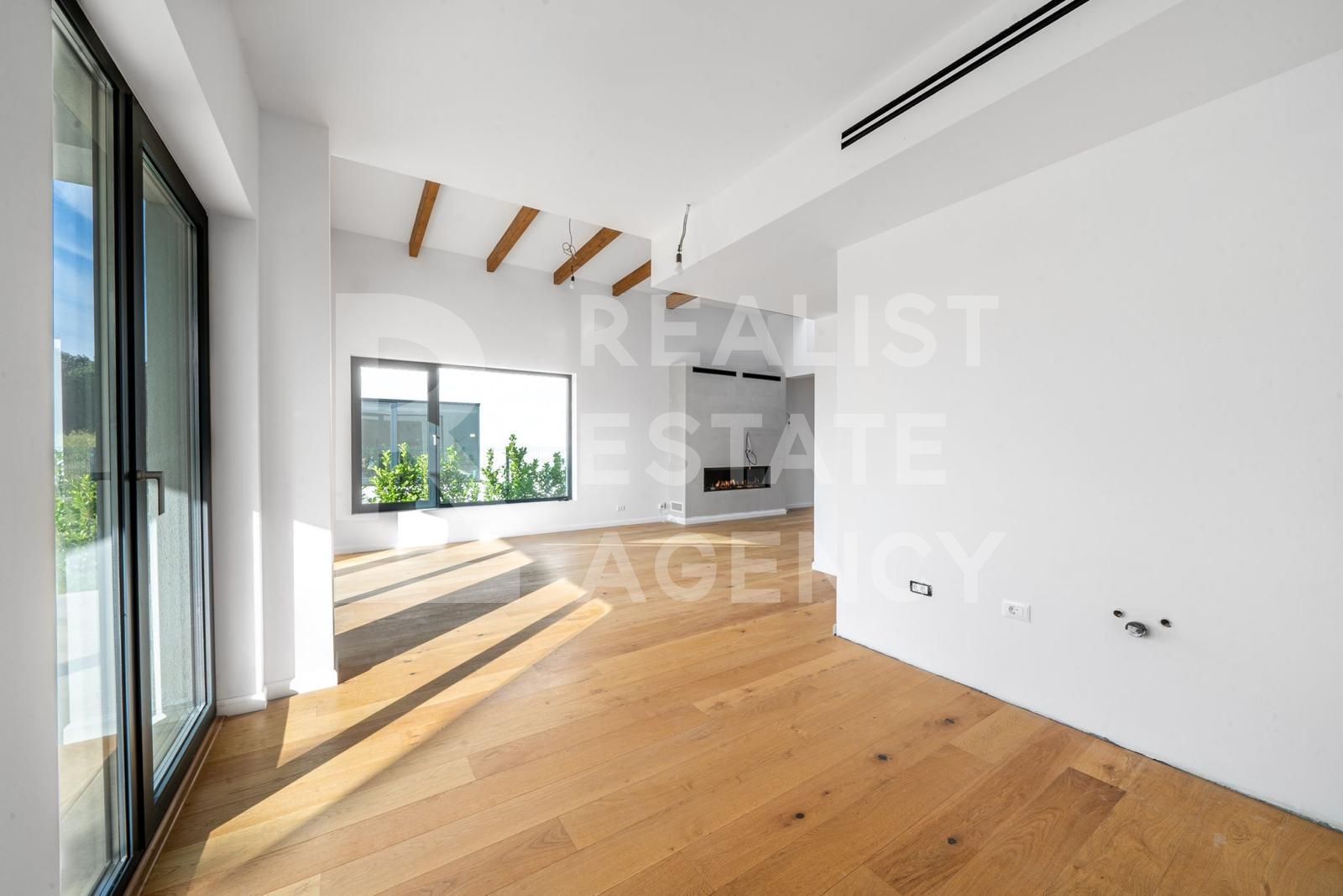 Vilă cu vedere spre pădure și cu piscina încălzită - Poză 4